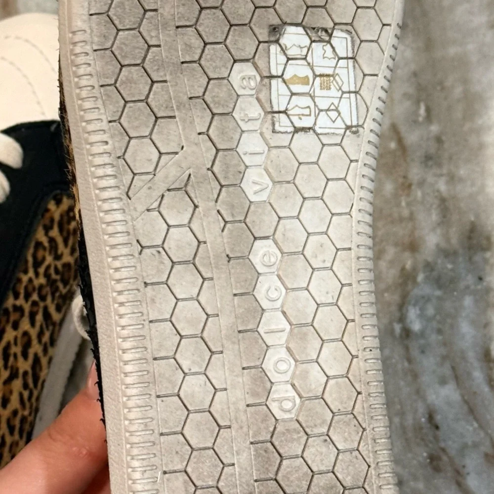 Women’s DOLCE VITA Nino leopard calf hair sneakers- Size 8